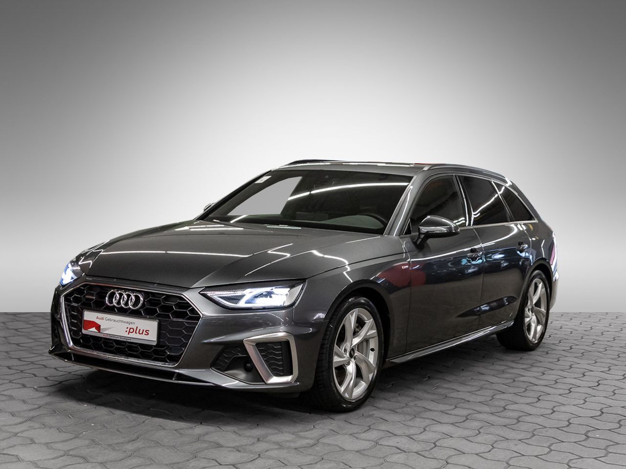 Audi A4 Avant 45 TFSI quattro S line - Samsaru's Car Outlet