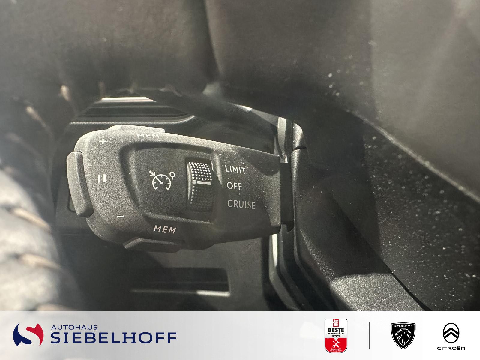 Peugeot 3008 Allure Hybrid 225 e-EAT8