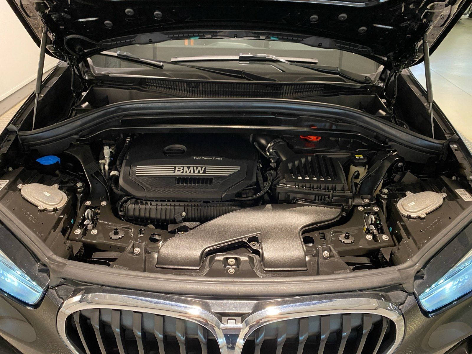 BMW X1 xDrive20i Sport Line - Samsaru's Car Outlet