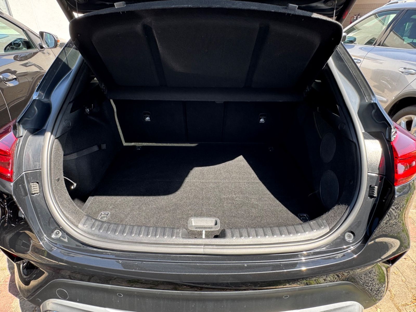 Kia XCeed 1.6T Platinum Edition - Samsaru's Car Outlet