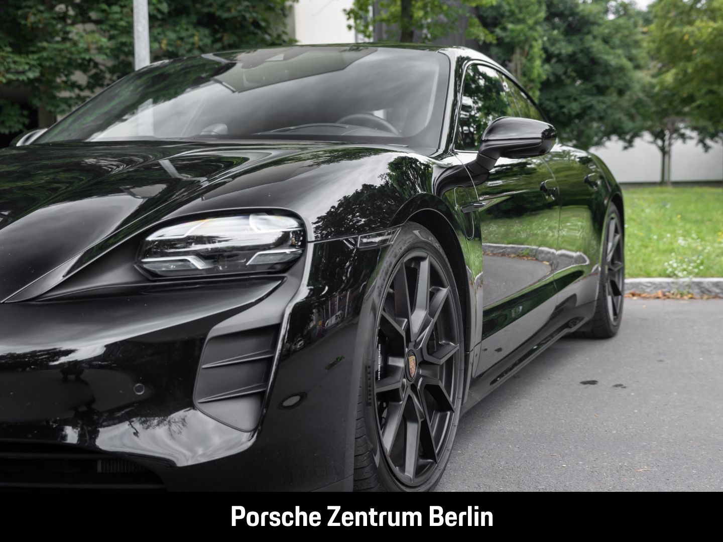 Porsche Taycan GTS HA-Lenkung InnoDrive HeadUp LEDMatrix