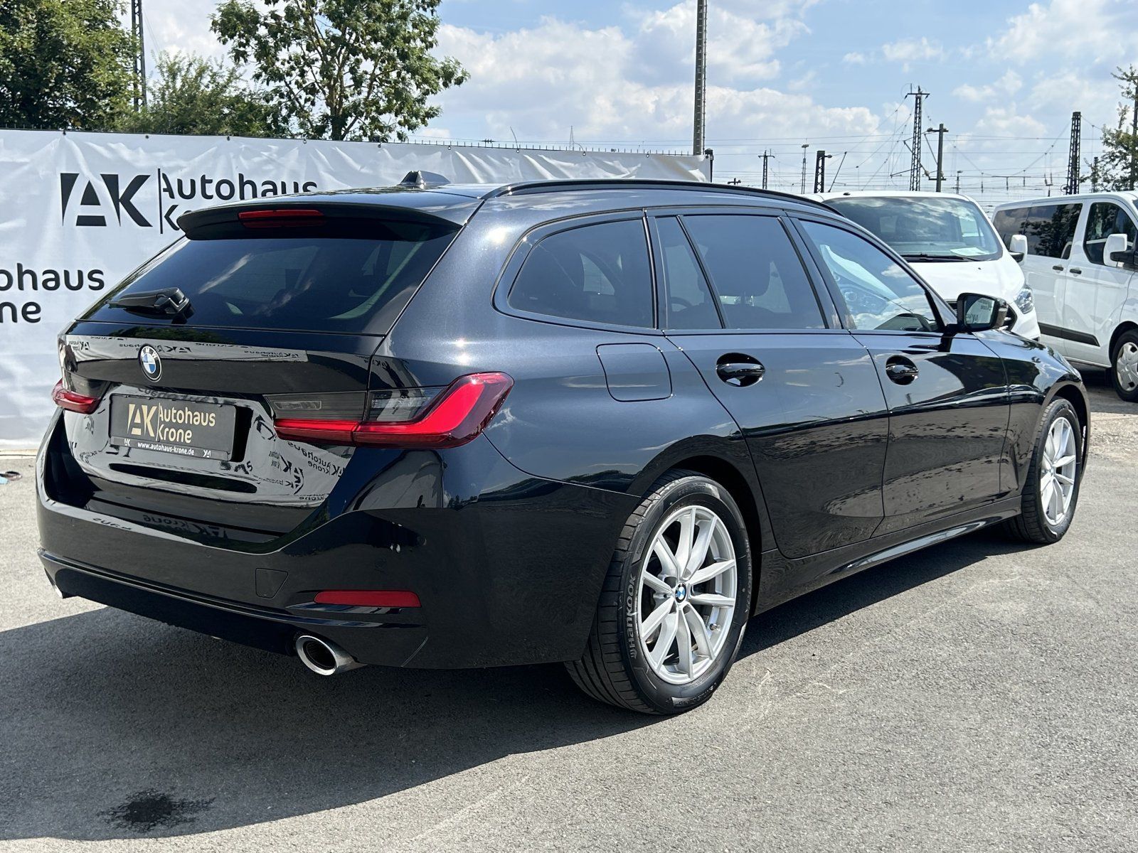 BMW 320 d xDrive - Samsaru's Car Outlet