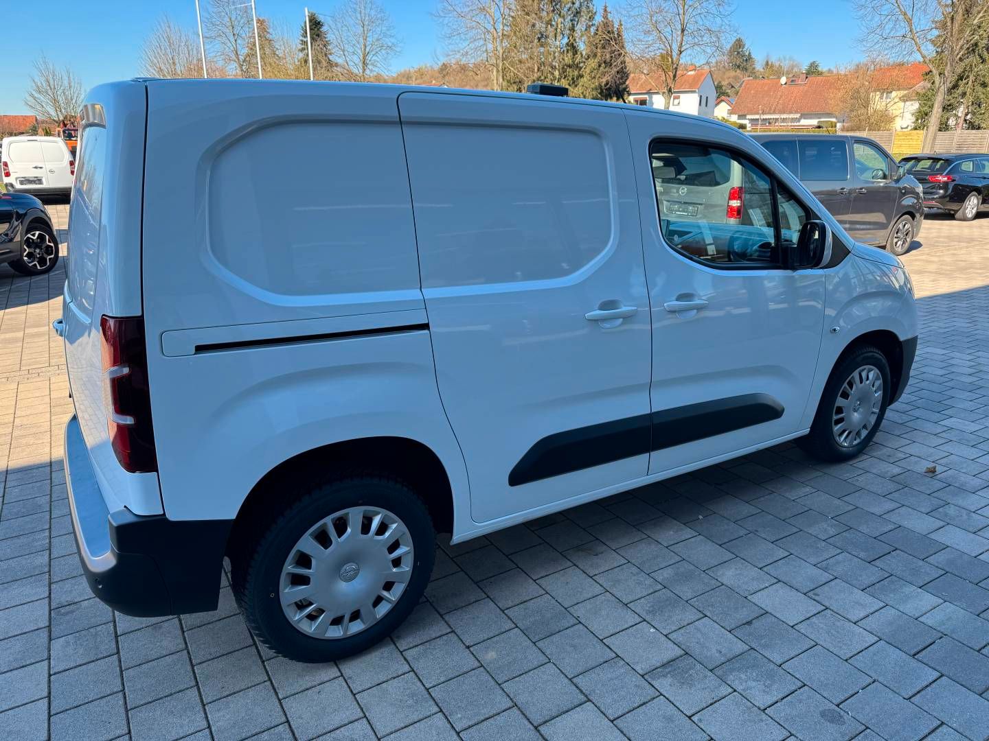 Opel COMBO CARGO 1.5D AT8 - Samsaru's Car Outlet