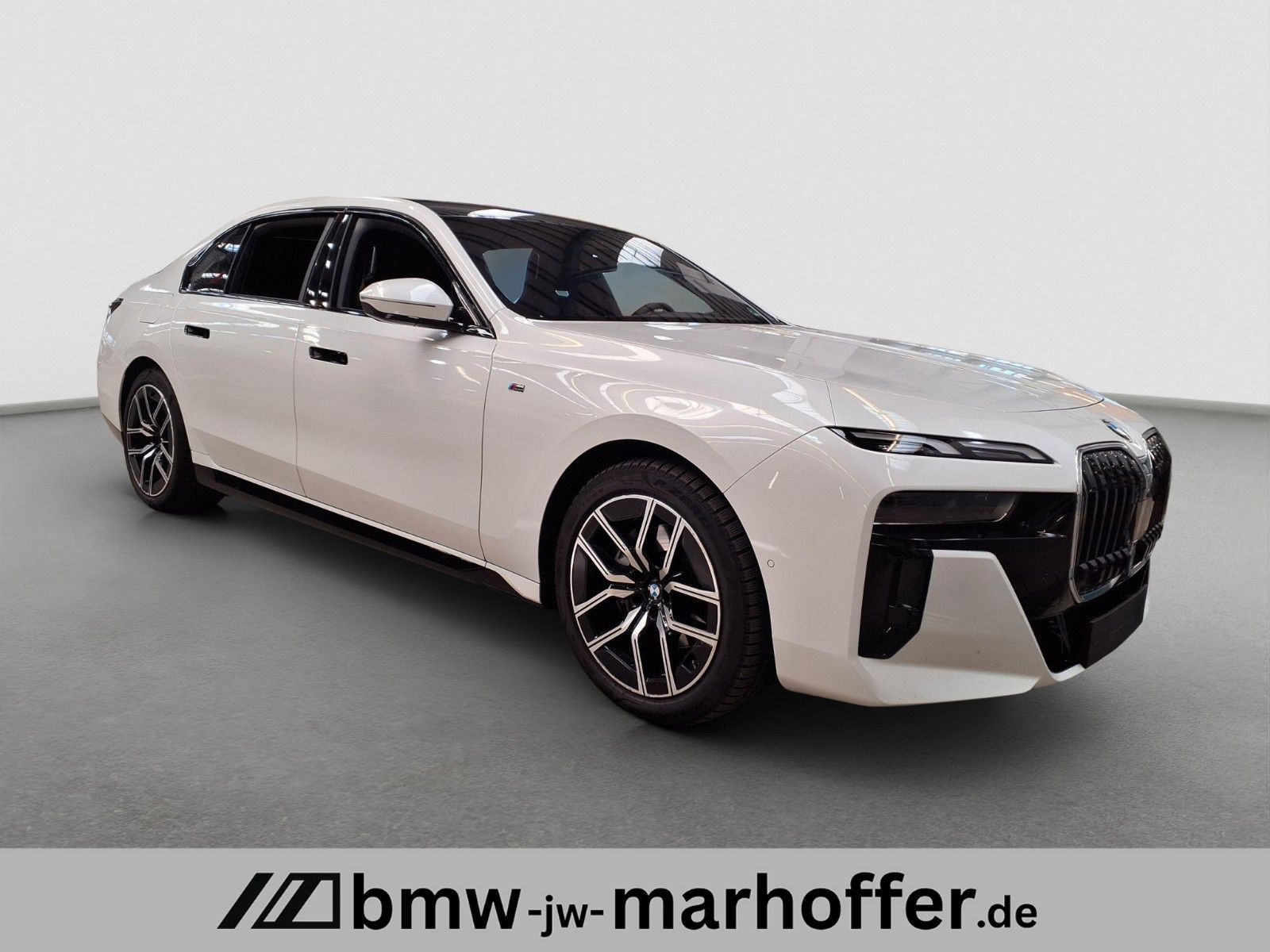 BMW 740 d xDrive MSport Cinemna TV PanDACH Iconic