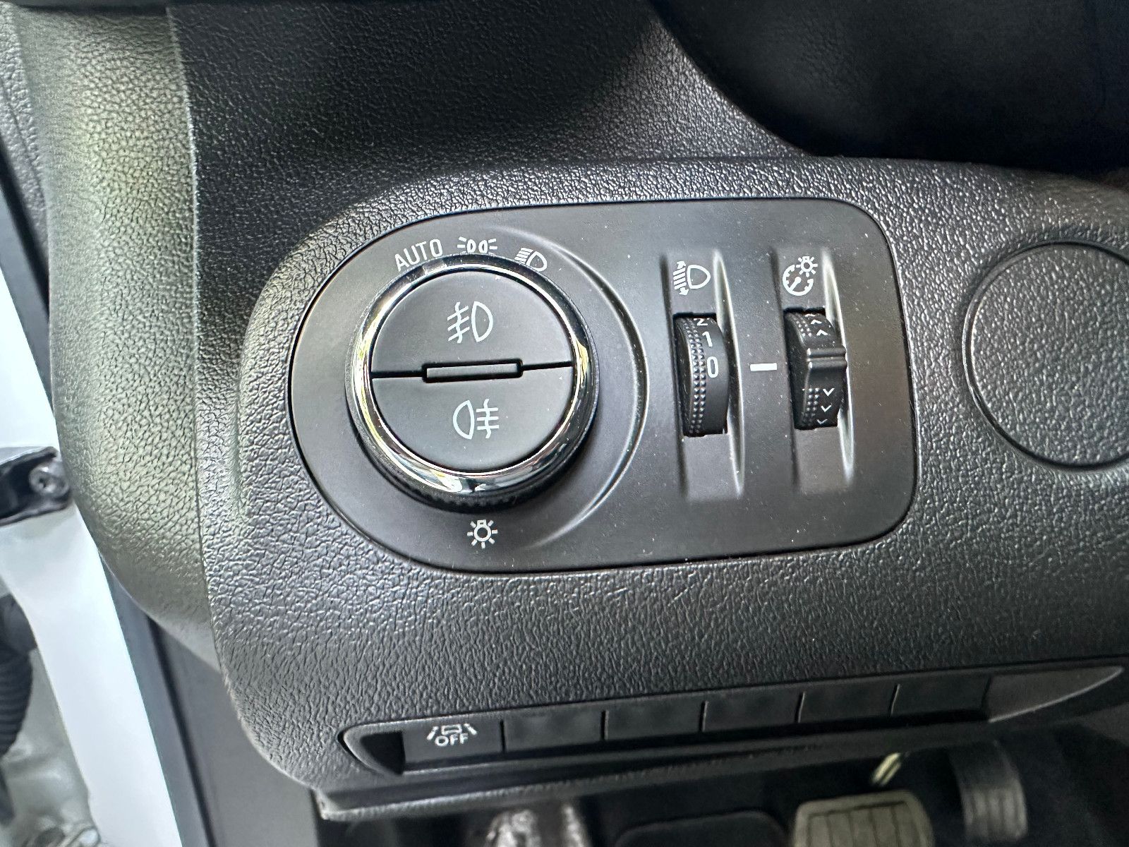 Opel Combo E Cargo Edition - Samsaru's Car Outlet