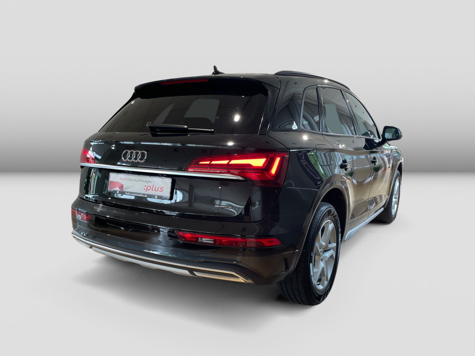 Audi Q5 40 TFSI quattro S-trc advanced - Samsaru's Car Outlet
