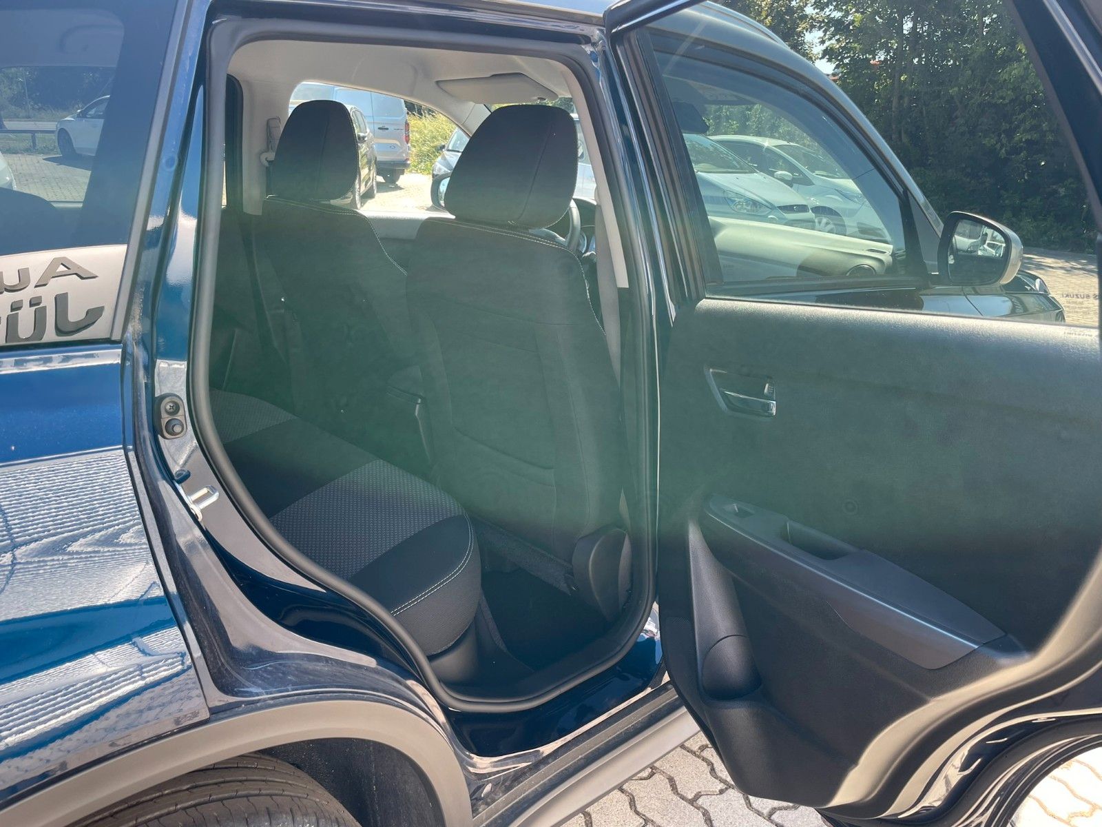 Suzuki Vitara Hybrid Shinkai 4x2 - Samsaru's Car Outlet