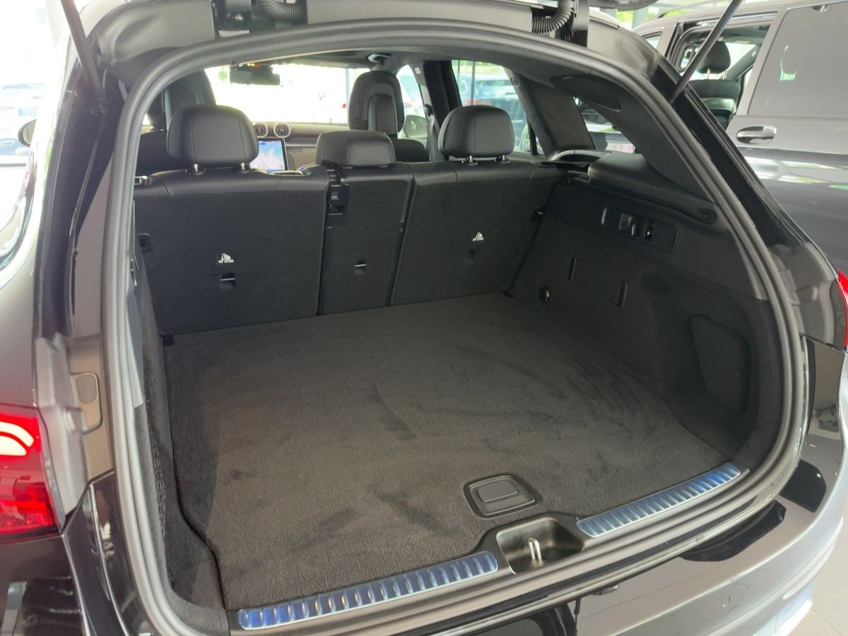 Mercedes-Benz GLC 220 d 4M AMG ADV. PLUS+AHK+PANO+360°+DISTR++