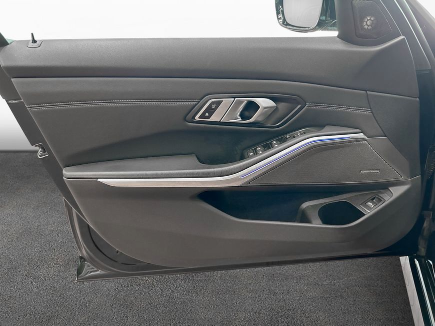 BMW 330i Touring xDrive Sport Line - Samsaru's Car Outlet