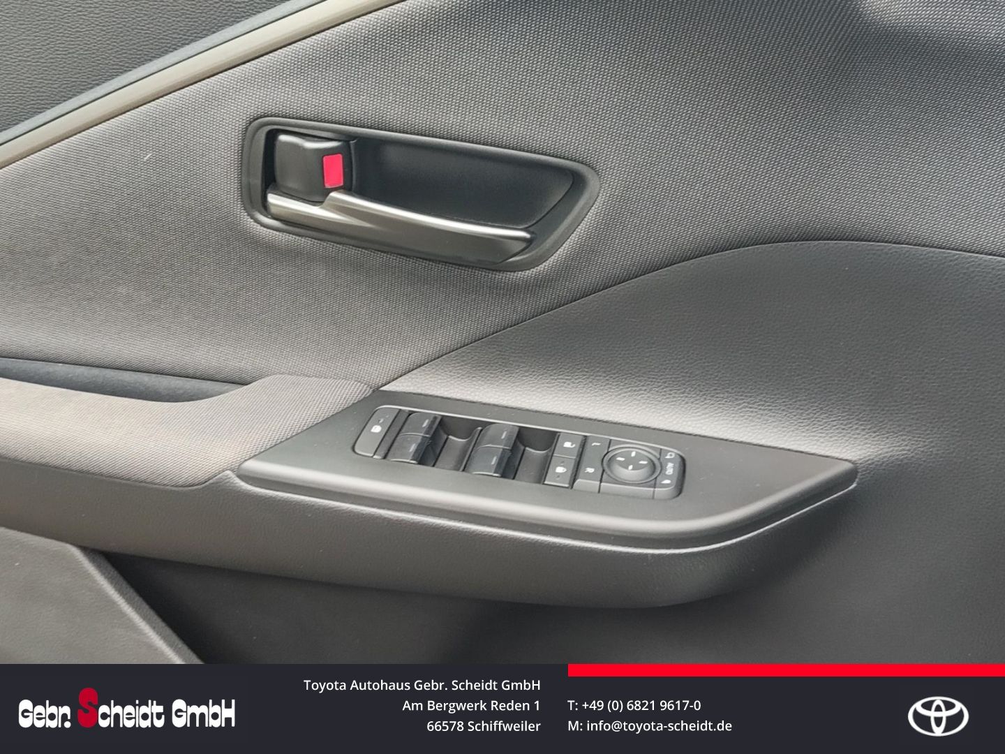 Toyota C-HR Plug-In Hybrid   LED-Scheinwerfer Kamera