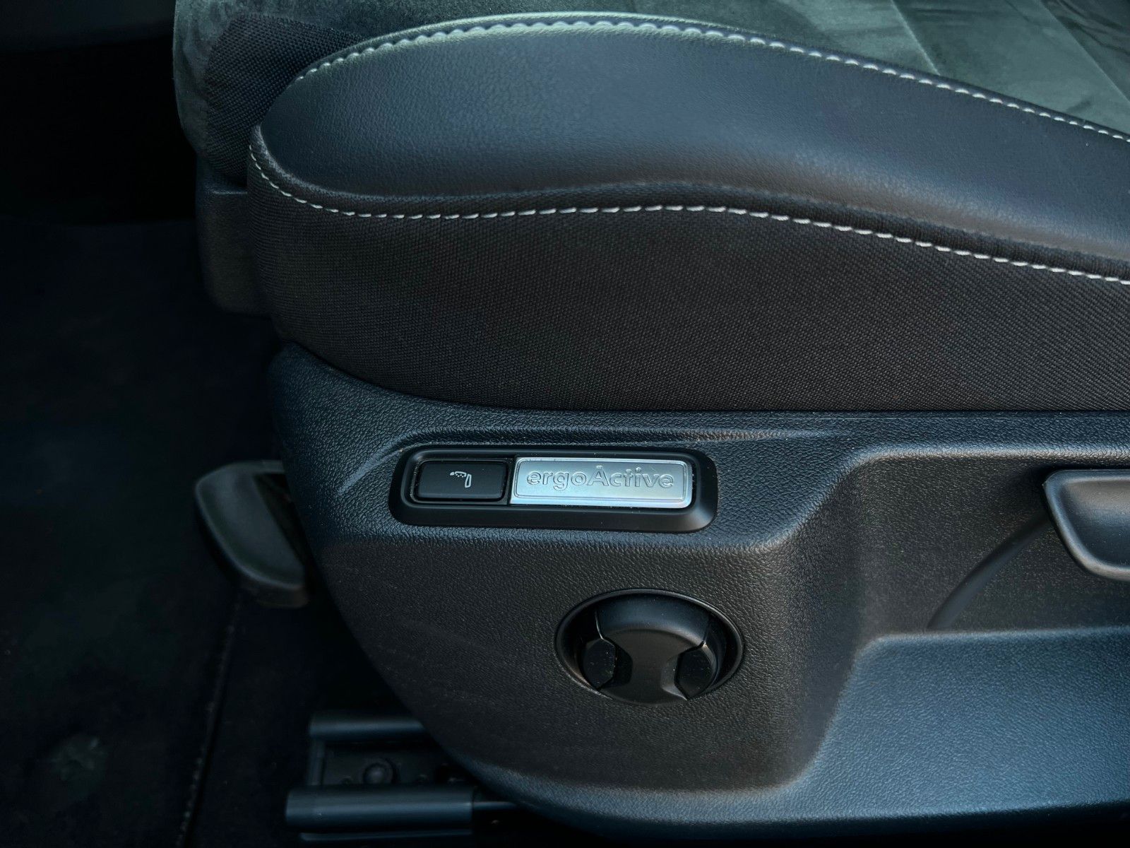 Volkswagen T-Roc Style - Samsaru's Car Outlet