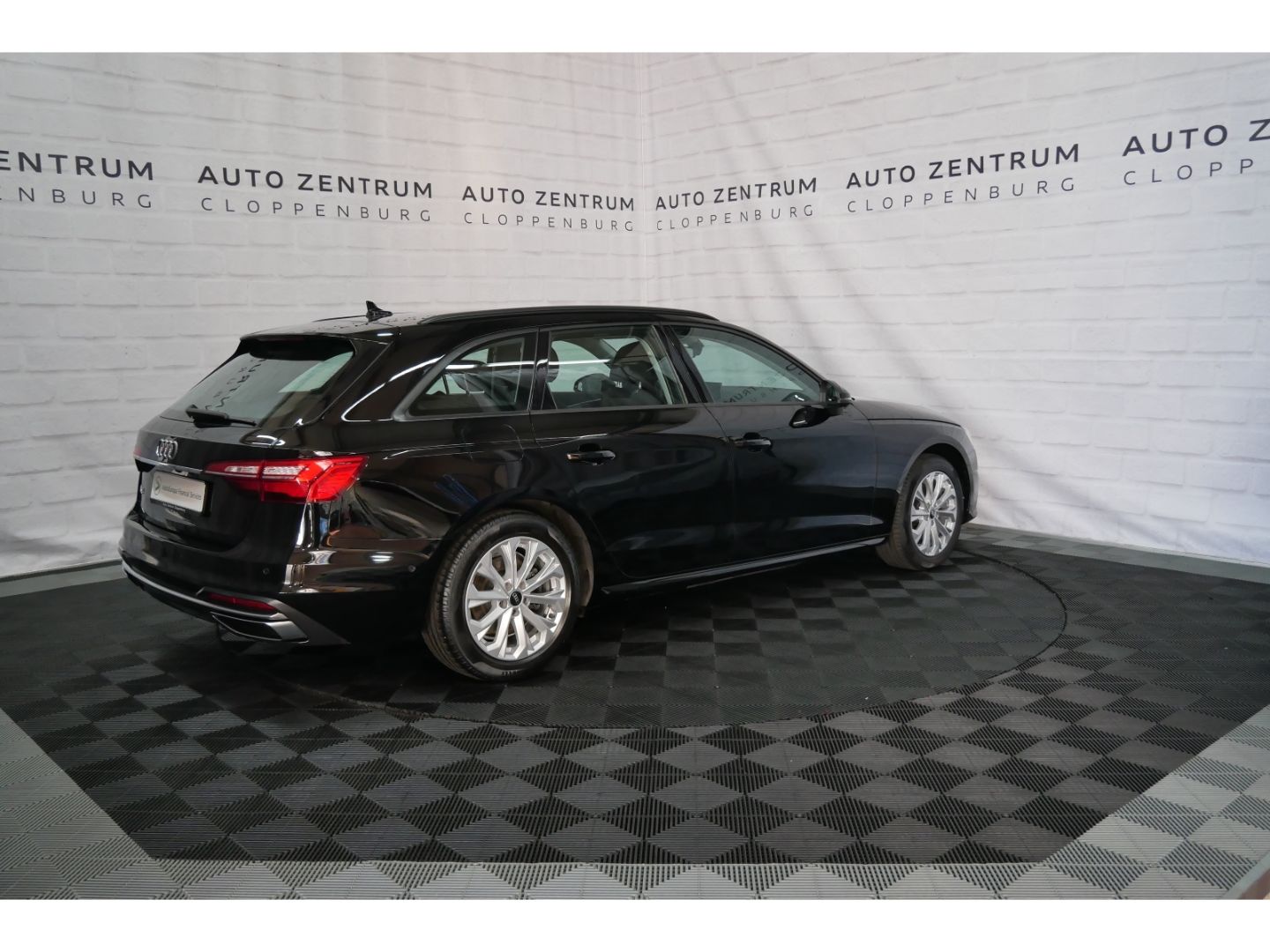Audi A4 Av 30 TDI advanced - Samsaru's Car Outlet