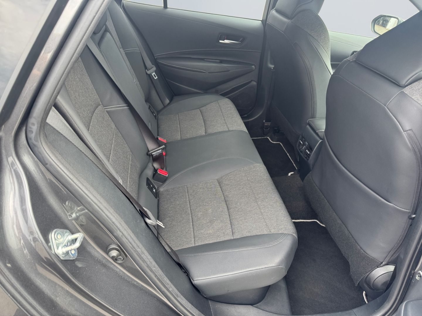 Toyota Corolla 2.0 Hybrid TS Team D *Technik Paket*CAM*