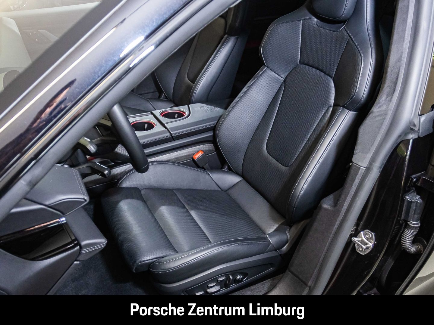 Porsche Taycan Turbo S Panorama Performancebatterie+ LED