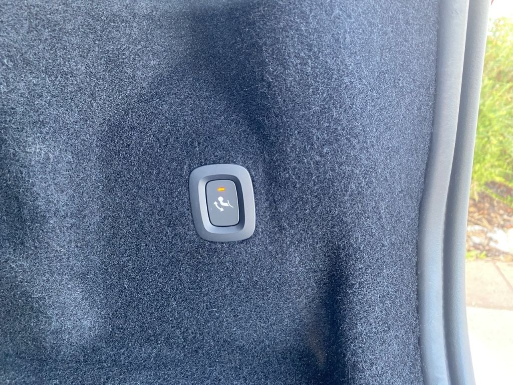 Volvo XC60 R Design Recharge Plug-In Hybrid AWD T8 Twi