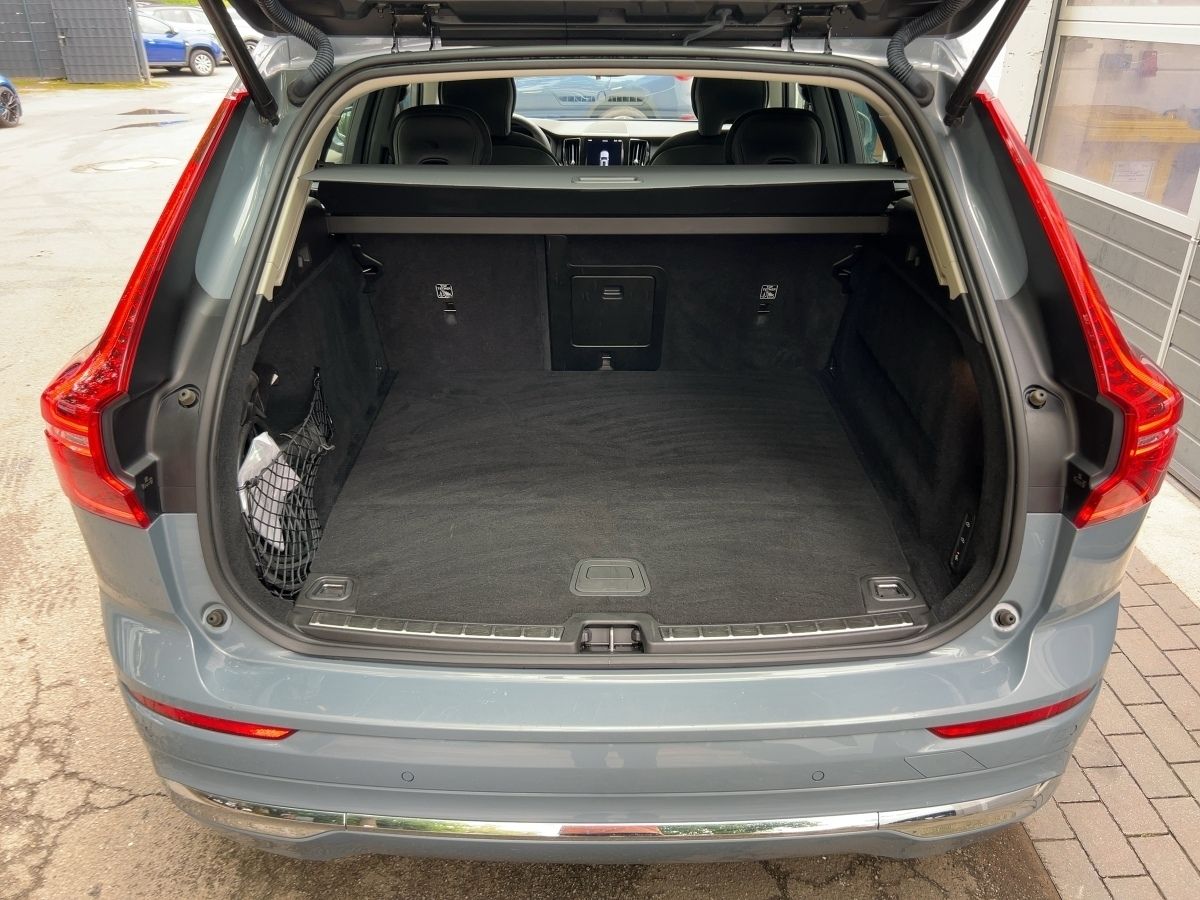 Volvo XC 60 T6 Plug-In Panorama Allrad Luftfahrwerk