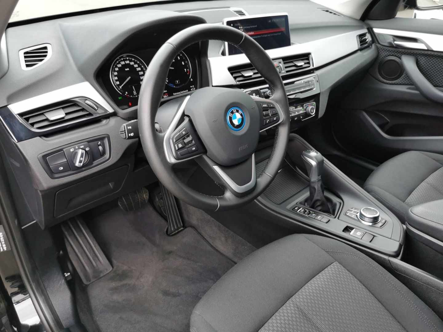 BMW X1 xDRIVE 25e ADVANTAGE - Samsaru's Car Outlet