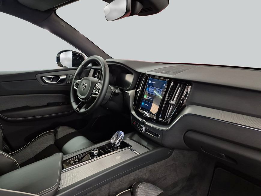 Volvo XC60 B5 B AWD Plus Dark