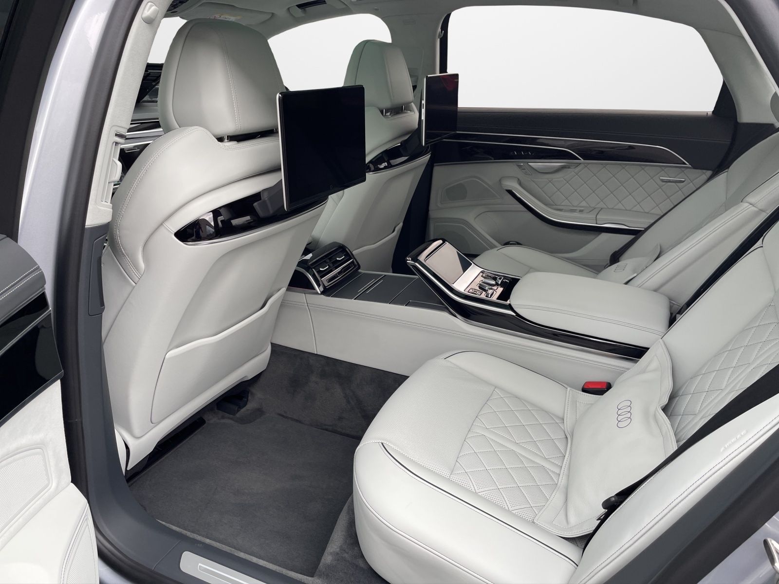 Audi A8 60 TFSI Lang tiptronic quattro - Samsaru's Car Outlet