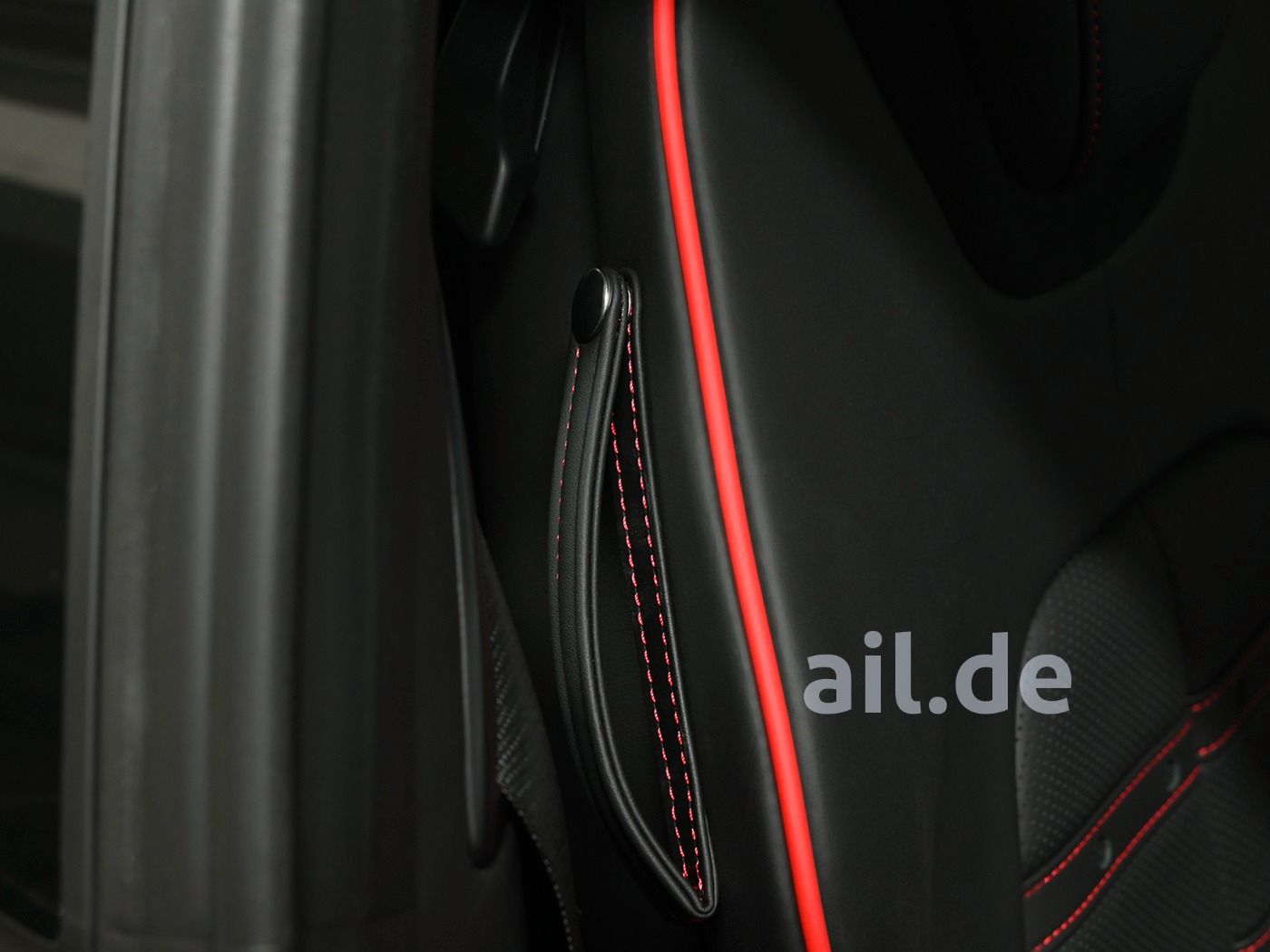 Ferrari Roma Rosso Fiorano CarbonPaket AppleCarplay