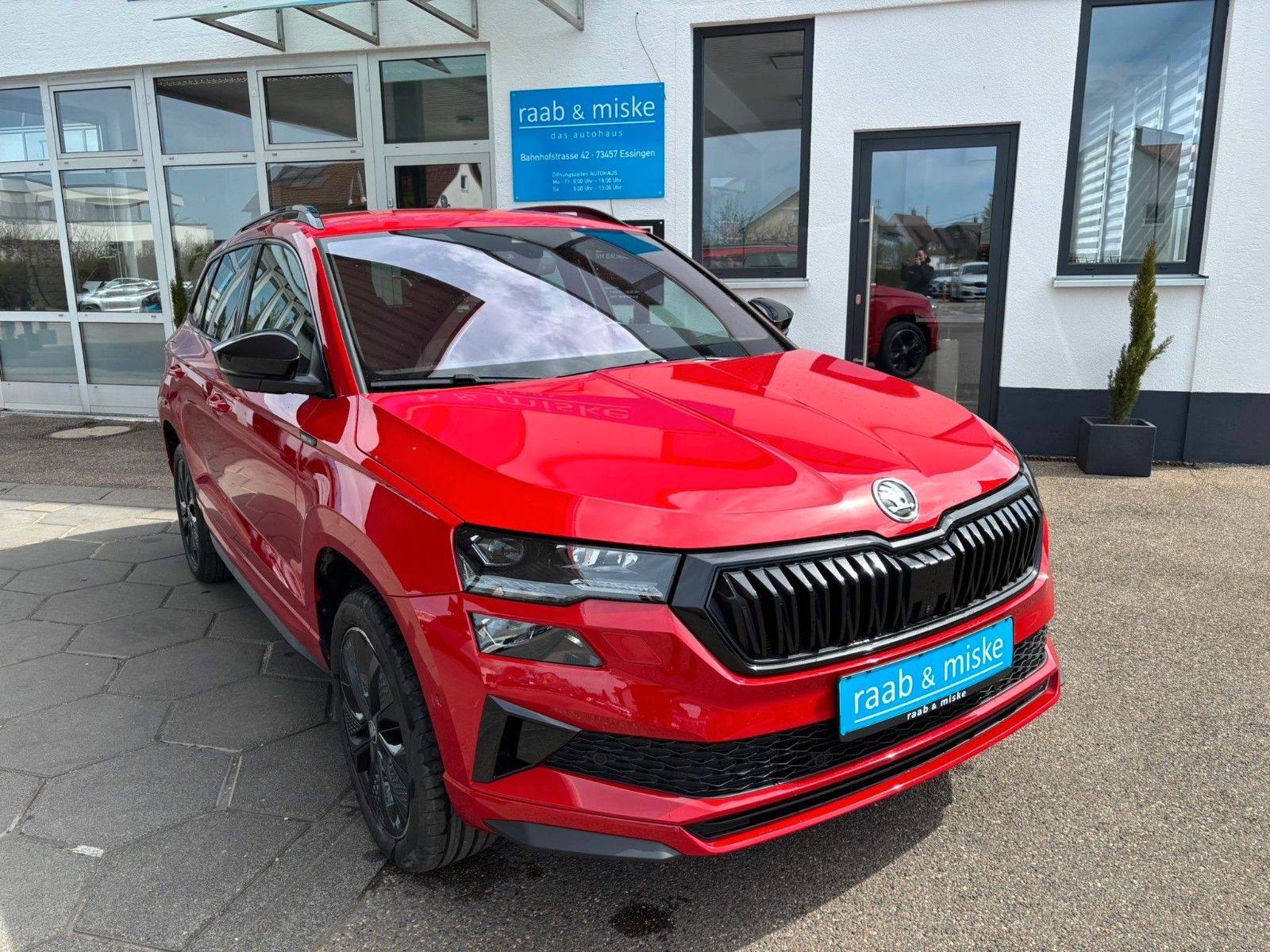 Skoda Karoq Sportline *AHK/Navi/ACC/SHZ/Garantie*