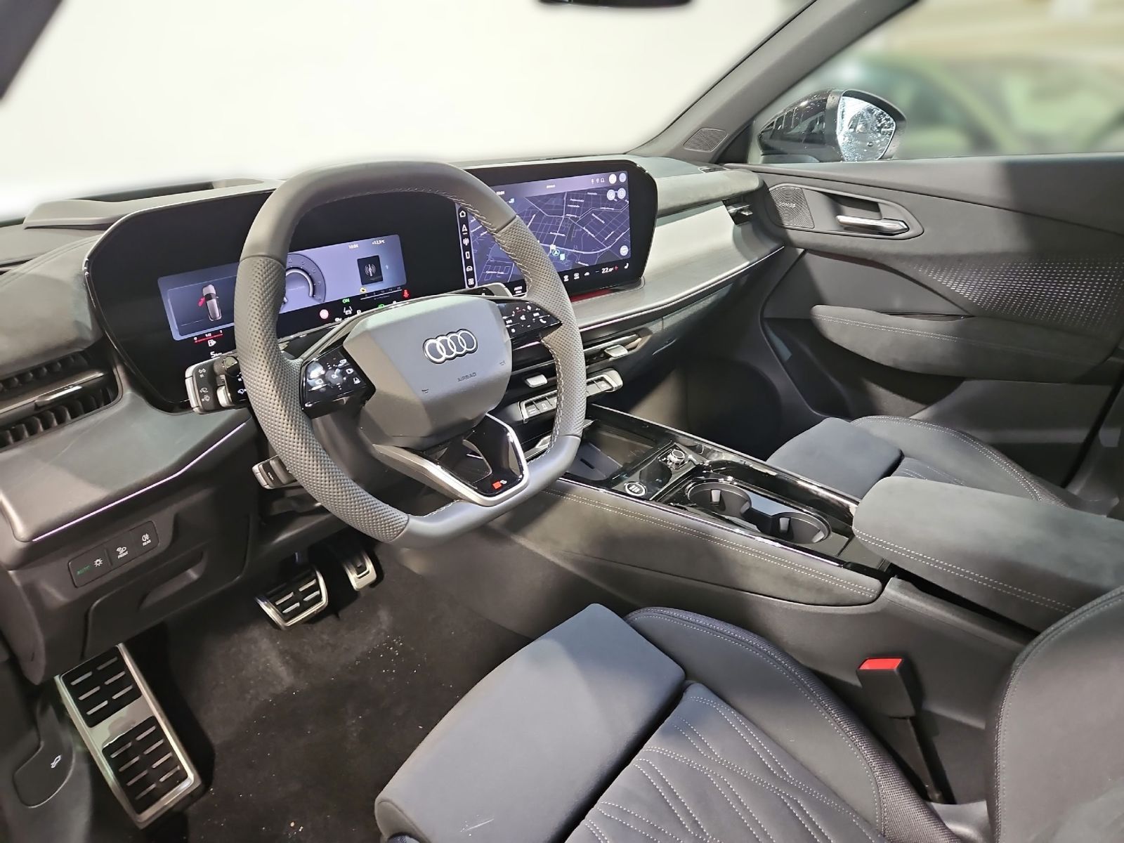 Audi Q3 SUV TFSI quattro *PANO*S-LINE*AHK*TECH-PLUS*
