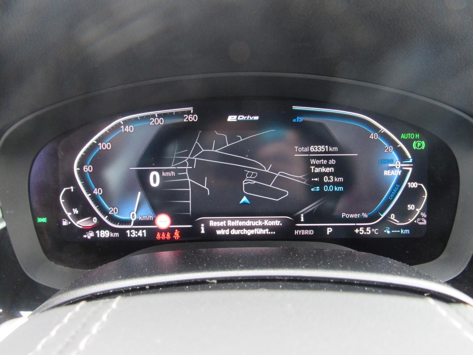 BMW 530e xDrive Limousine Laser, HUD, ACC, DAB, Hifi