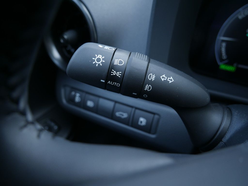 Toyota C-HR 1.8 Hybrid - Samsaru's Car Outlet