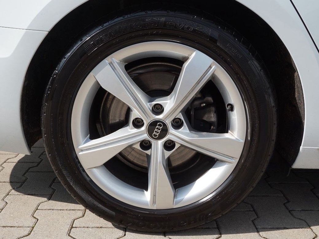 Audi A4 Avant 40 TDI Quattro Advanced - Samsaru's Car Outlet