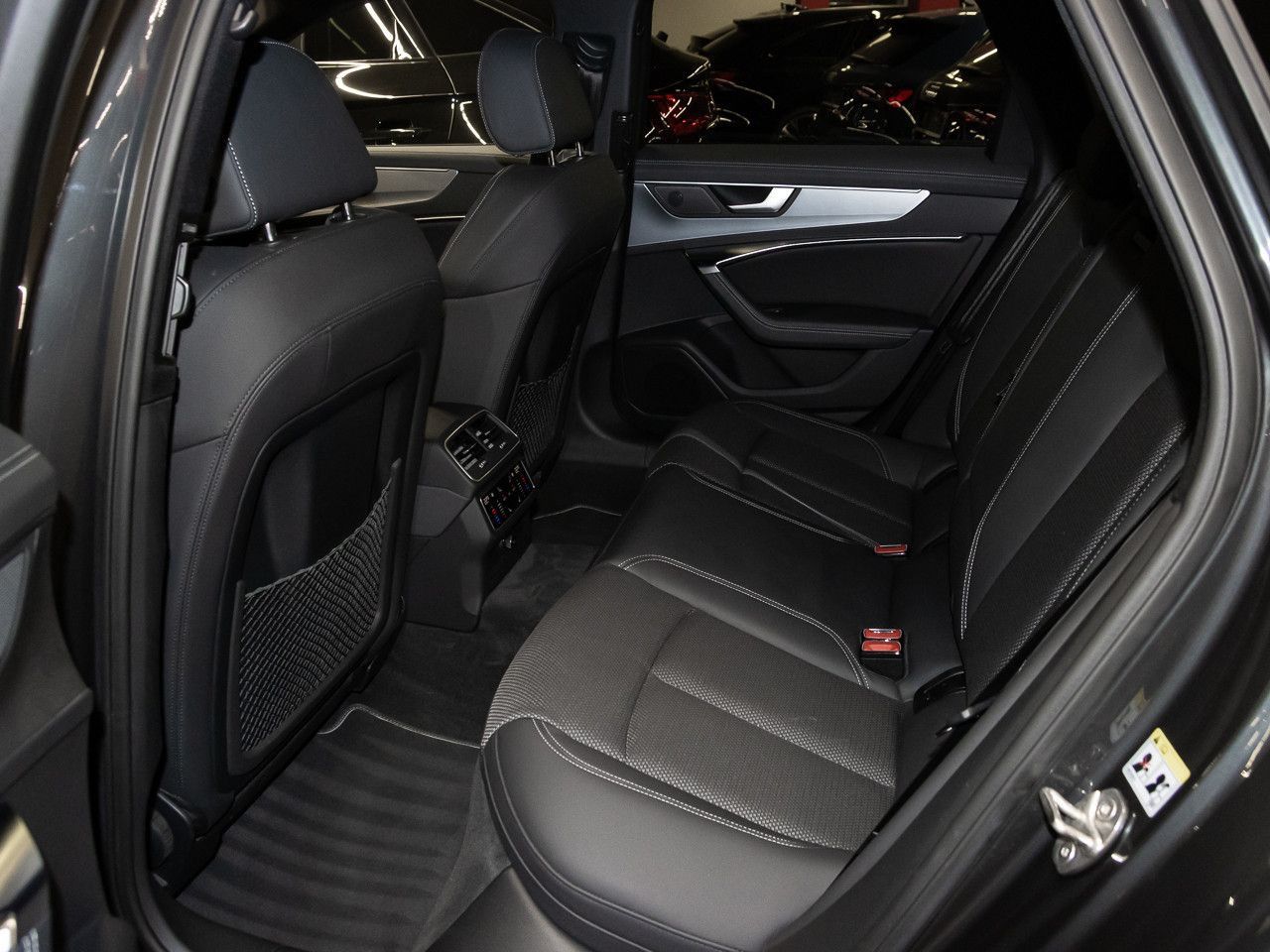 Audi A6 Avant 40 TDI quattro S line AHK Keyless 360
