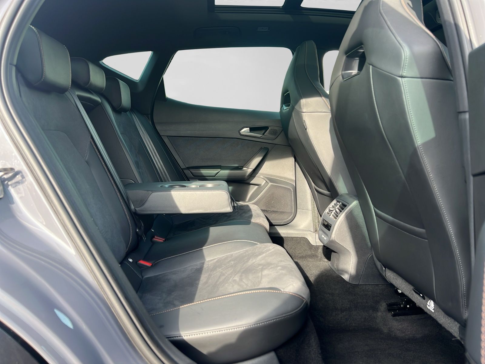 Cupra Formentor VZ 2.0 TSI LM19 PANO AHK SENNHEISER 36