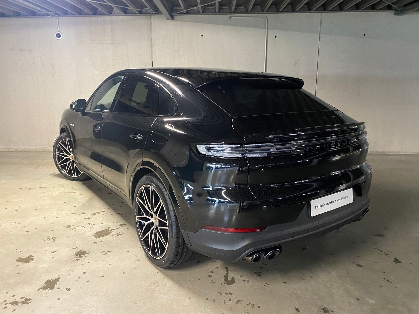Porsche Cayenne E-Hybrid Coupé | Adaptive Luftfederung |
