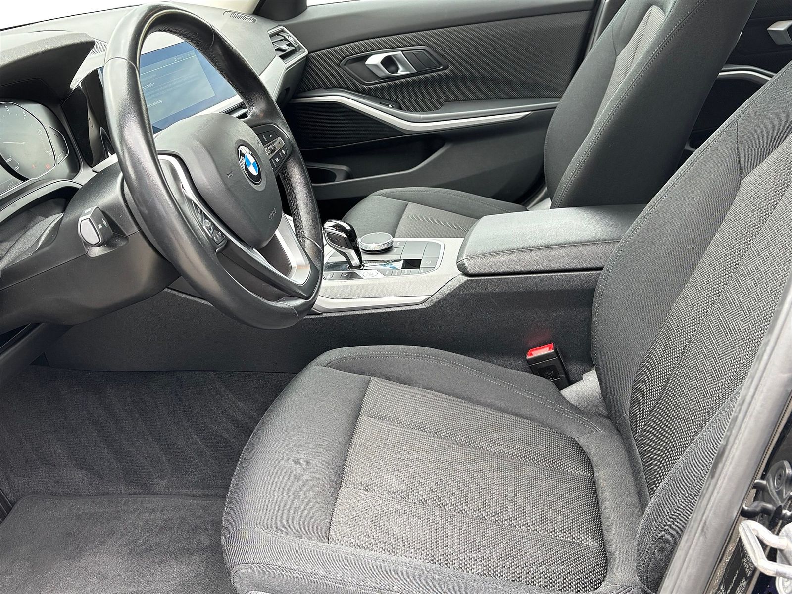 BMW 320d Touring Advantage - Samsaru's Car Outlet
