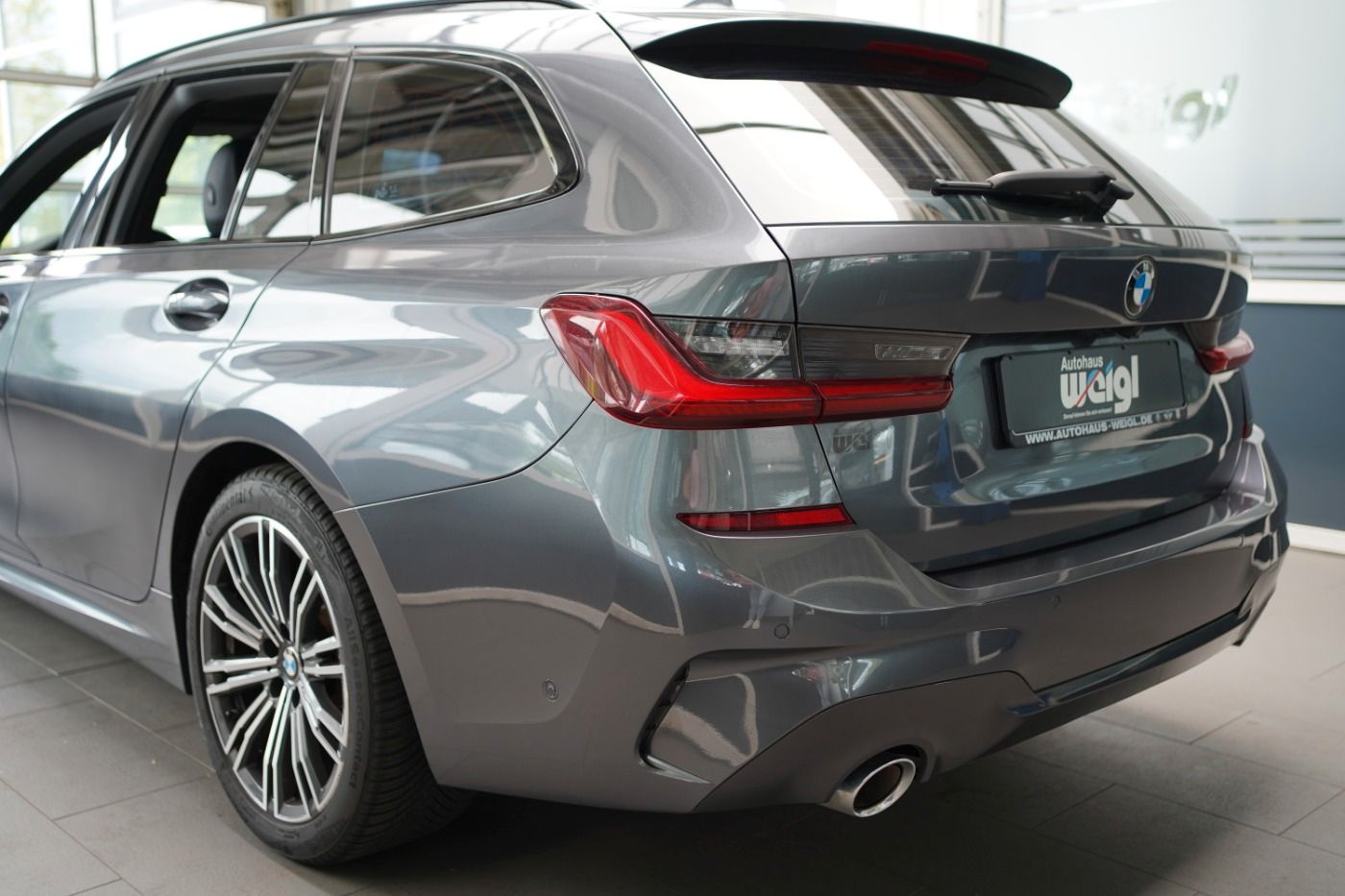 BMW 320d xDrive M-Sport - Samsaru's Car Outlet