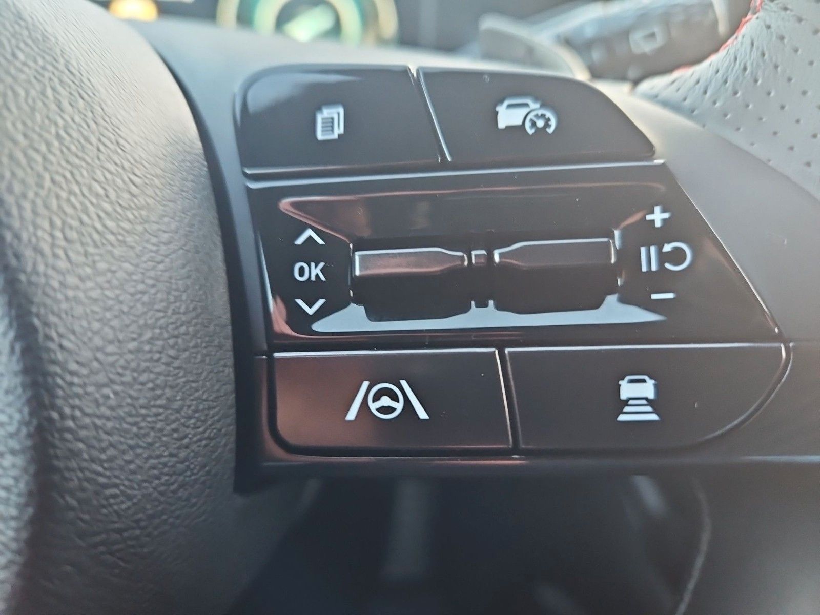 Hyundai TUCSON 1.6 T-GDI PHEV N-Line DACHLACKIERUNG/ECS