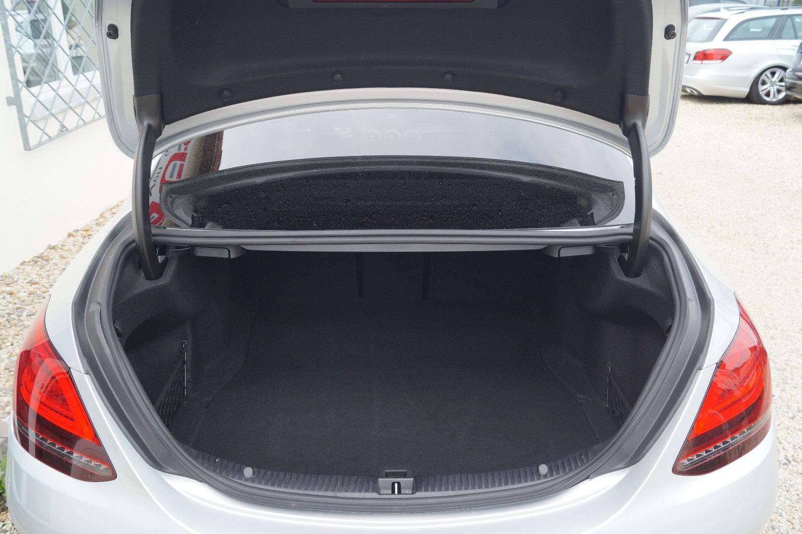 Mercedes-Benz C 220 d AMG - Samsaru's Car Outlet
