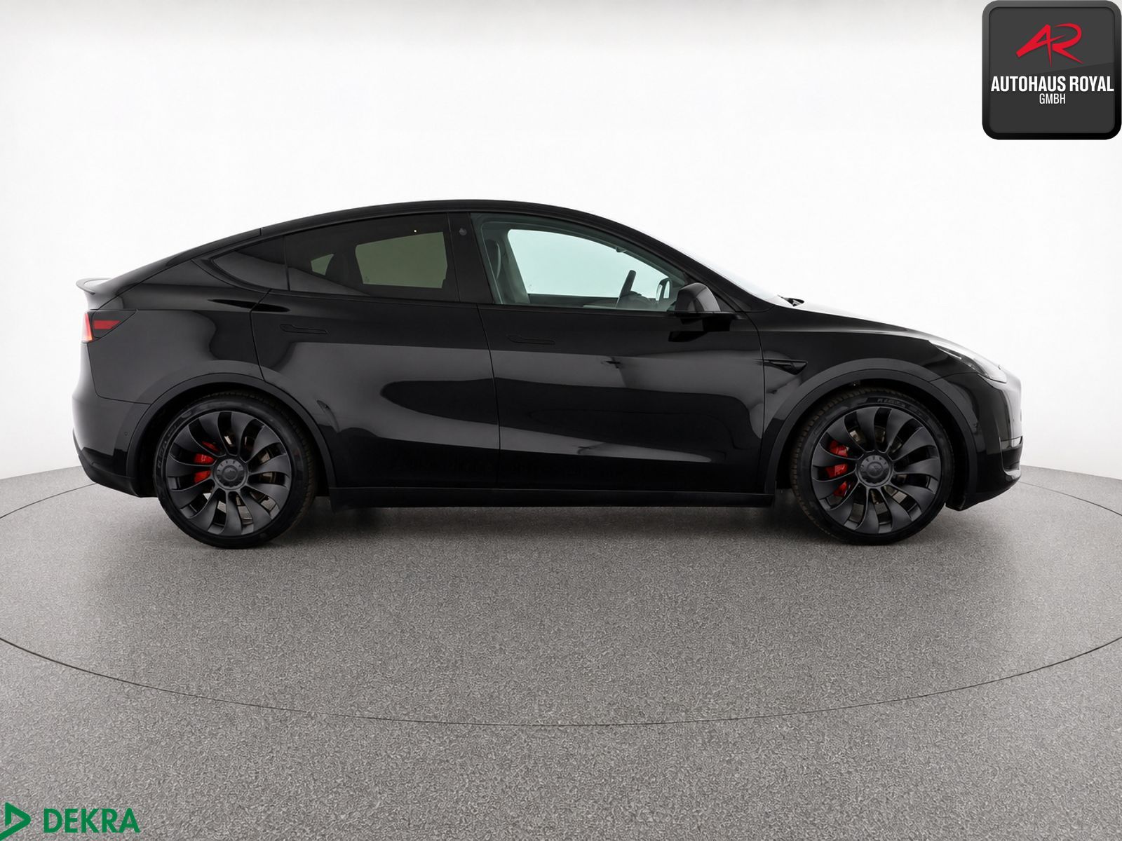 Tesla Model Y PERFORMANCE Dual Motor AWD PANO,KEYLESS