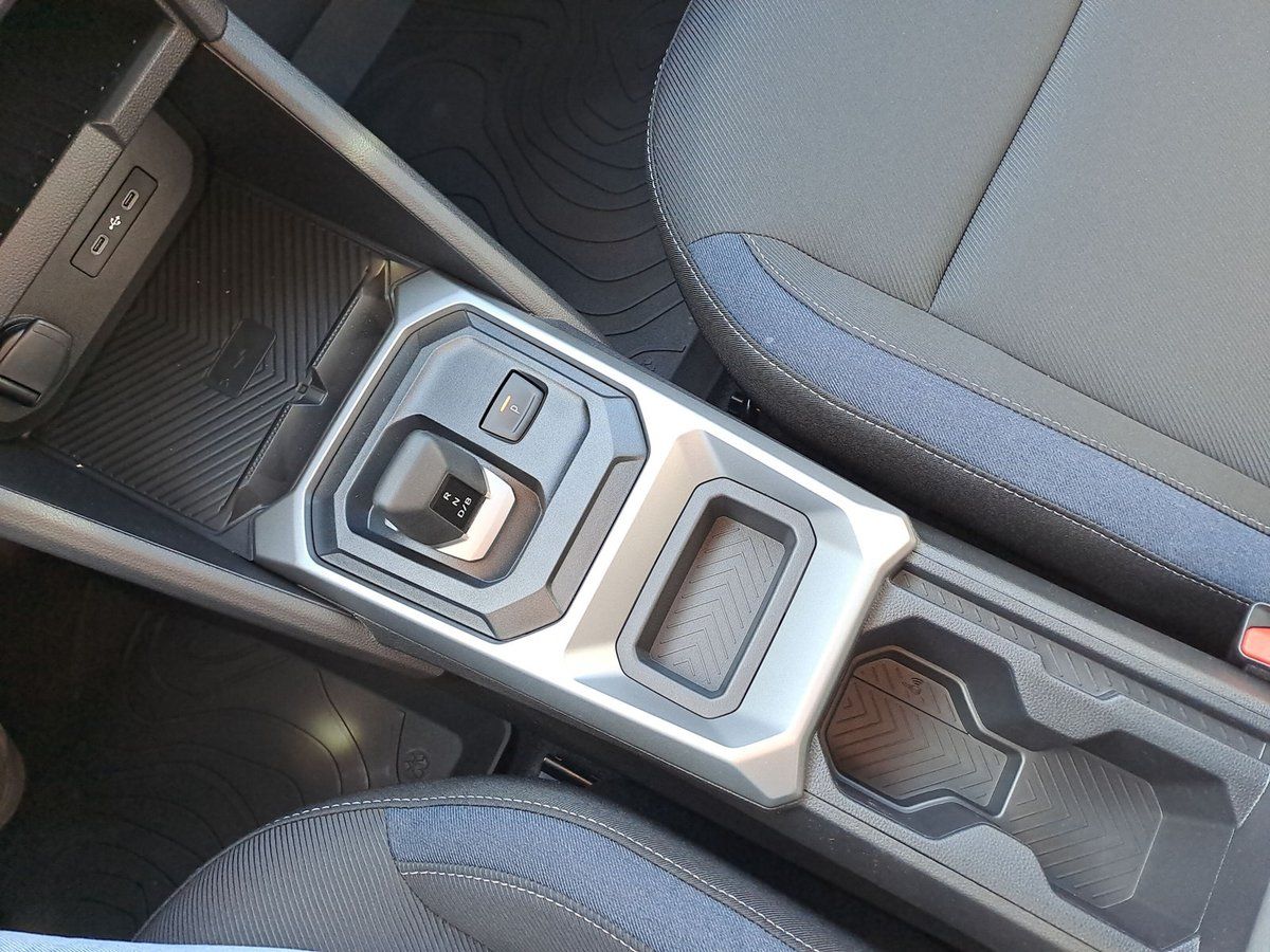 Dacia Duster JOURNEY HYBRID 140 - Samsaru's Car Outlet