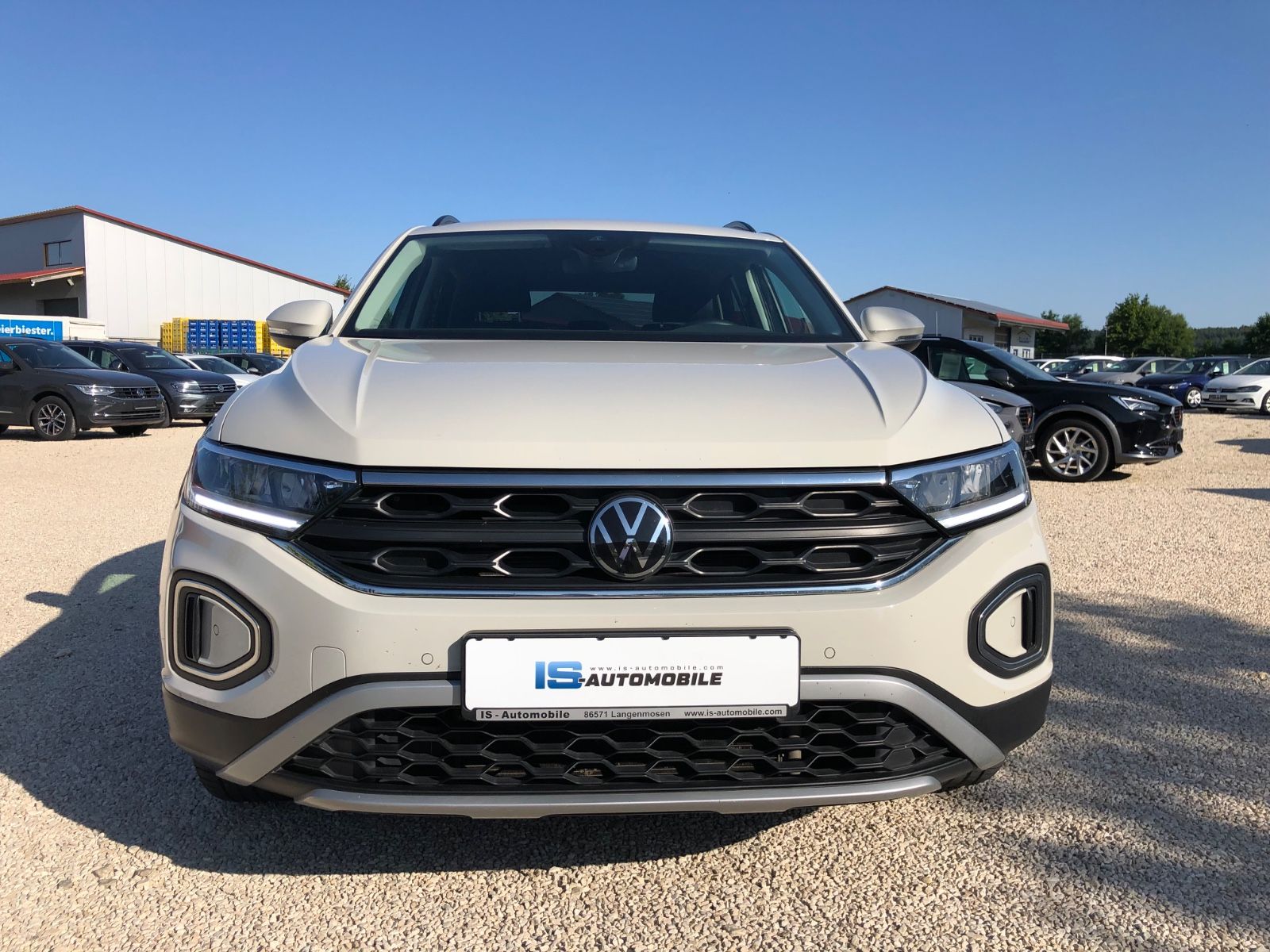Volkswagen T-Roc Life - Samsaru's Car Outlet