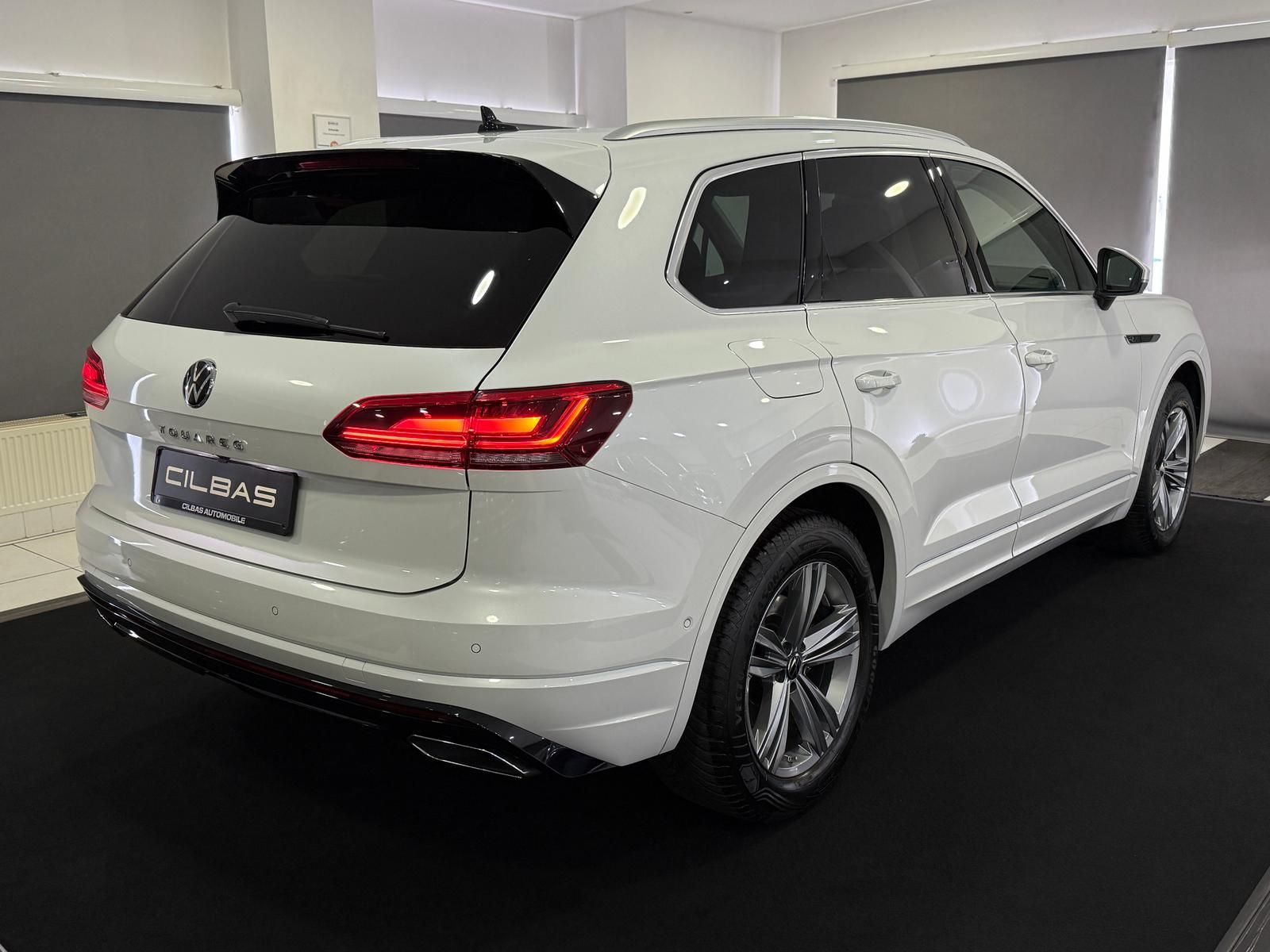 Volkswagen Touareg Elegance 4Motion - Samsaru's Car Outlet