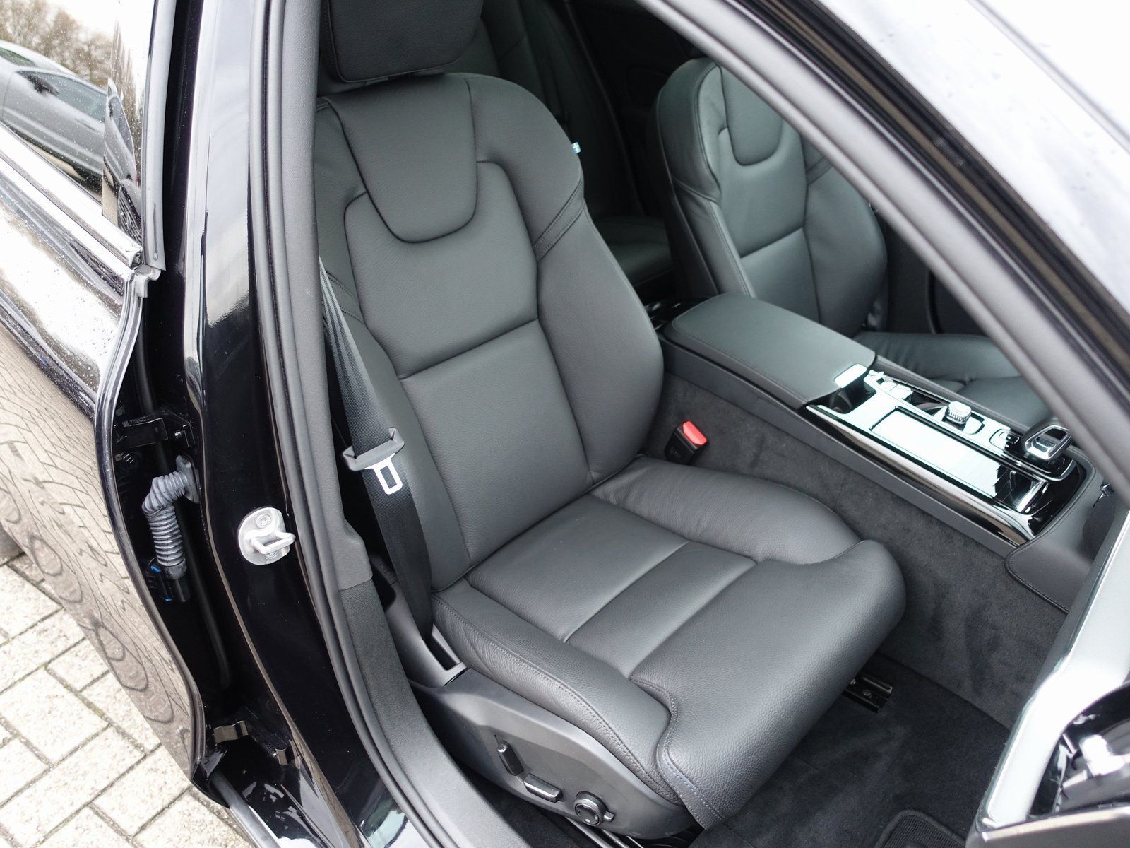 Volvo V60 Plus Dark T6 AWD Plug-in Hybrid AHK/360°/KAM