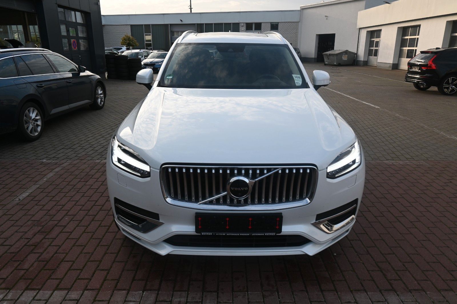 Volvo XC90 Inscription PHEV AWD - Samsaru's Car Outlet