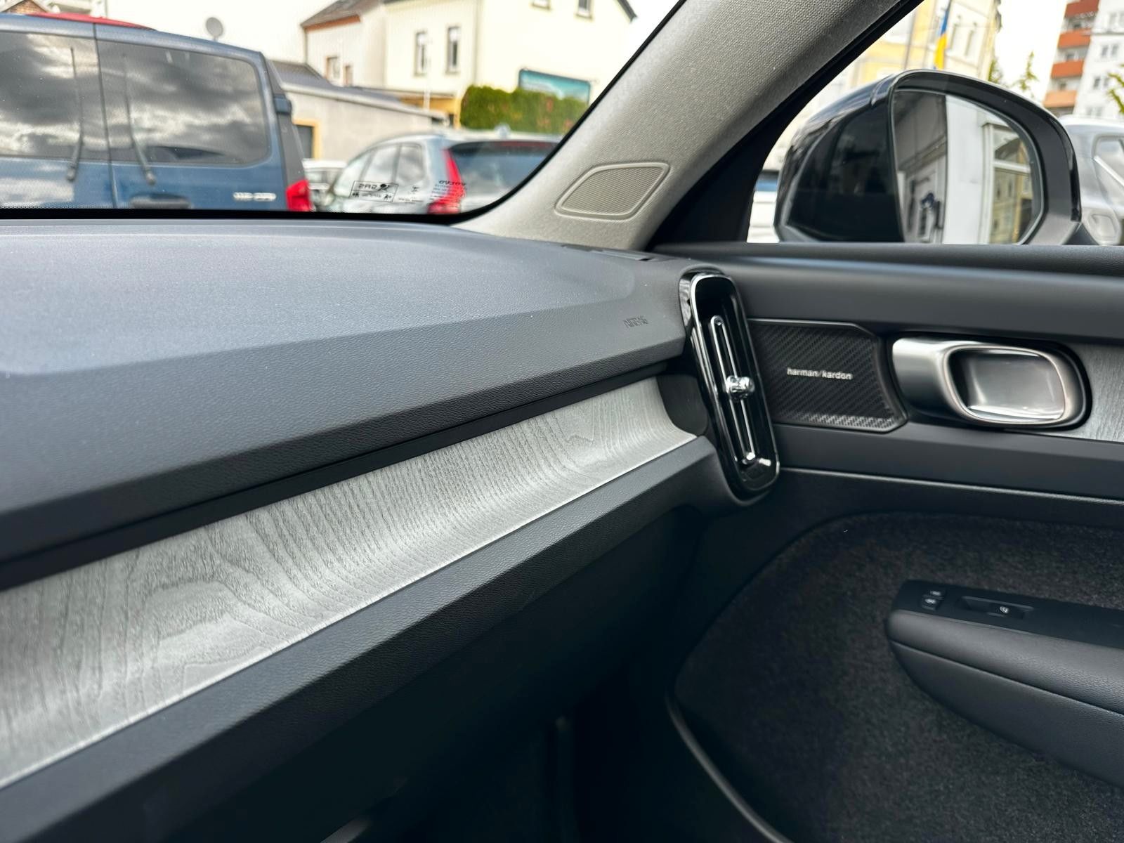 Volvo XC40 B3 Plus Dark Leder,AHK,Pano,360°,BLIS,ACC