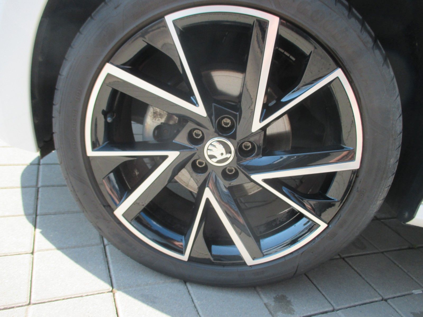 Skoda Kamiq 1.0 TSI DSG Monte Carlo - Samsaru's Car Outlet