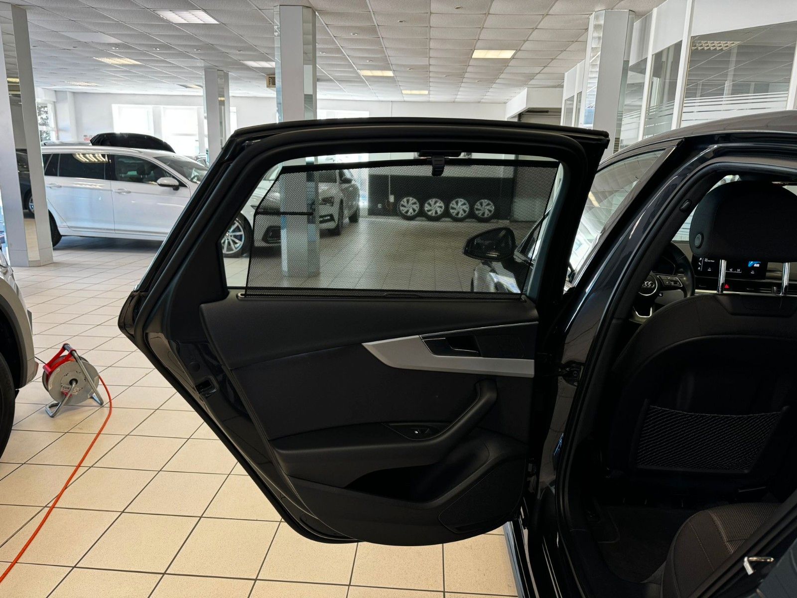 Audi A4 Lim. 40 TDI quattro Black Style - Samsaru's Car Outlet