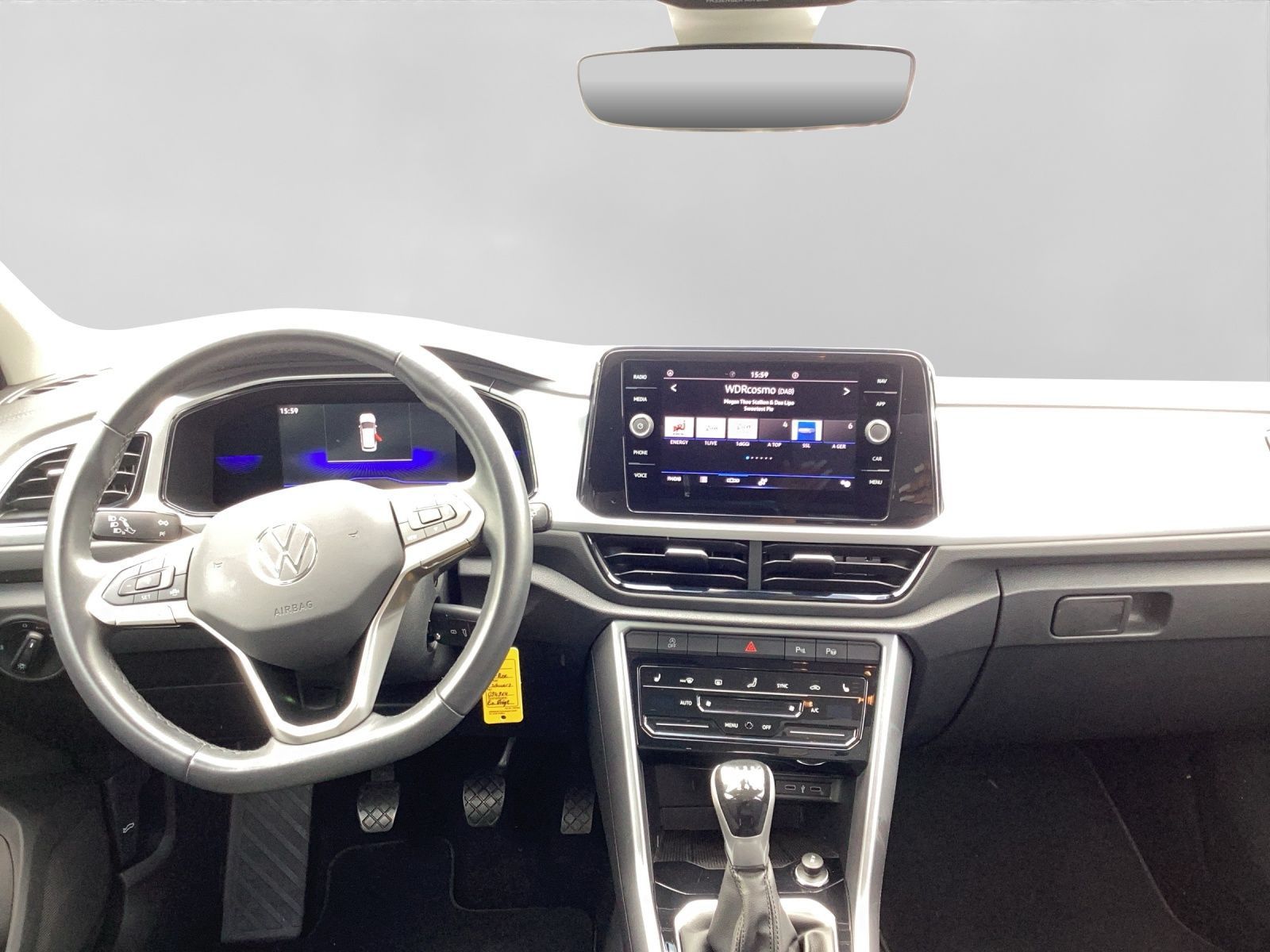 Volkswagen T-Roc 1.0 TSI LIFE - Samsaru's Car Outlet