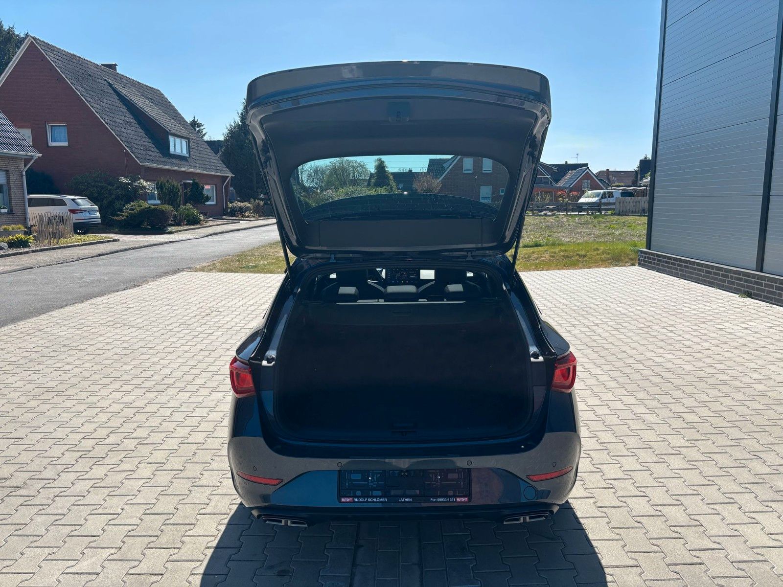 Cupra Leon Sportstourer - Samsaru's Car Outlet