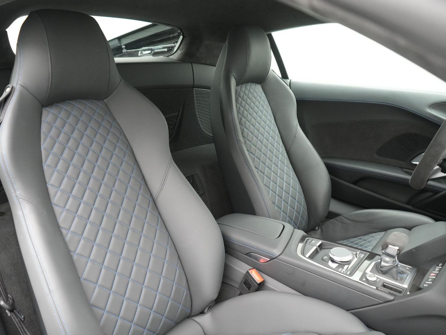 Audi R8 5.2 performance RWD - Samsaru's Car Outlet
