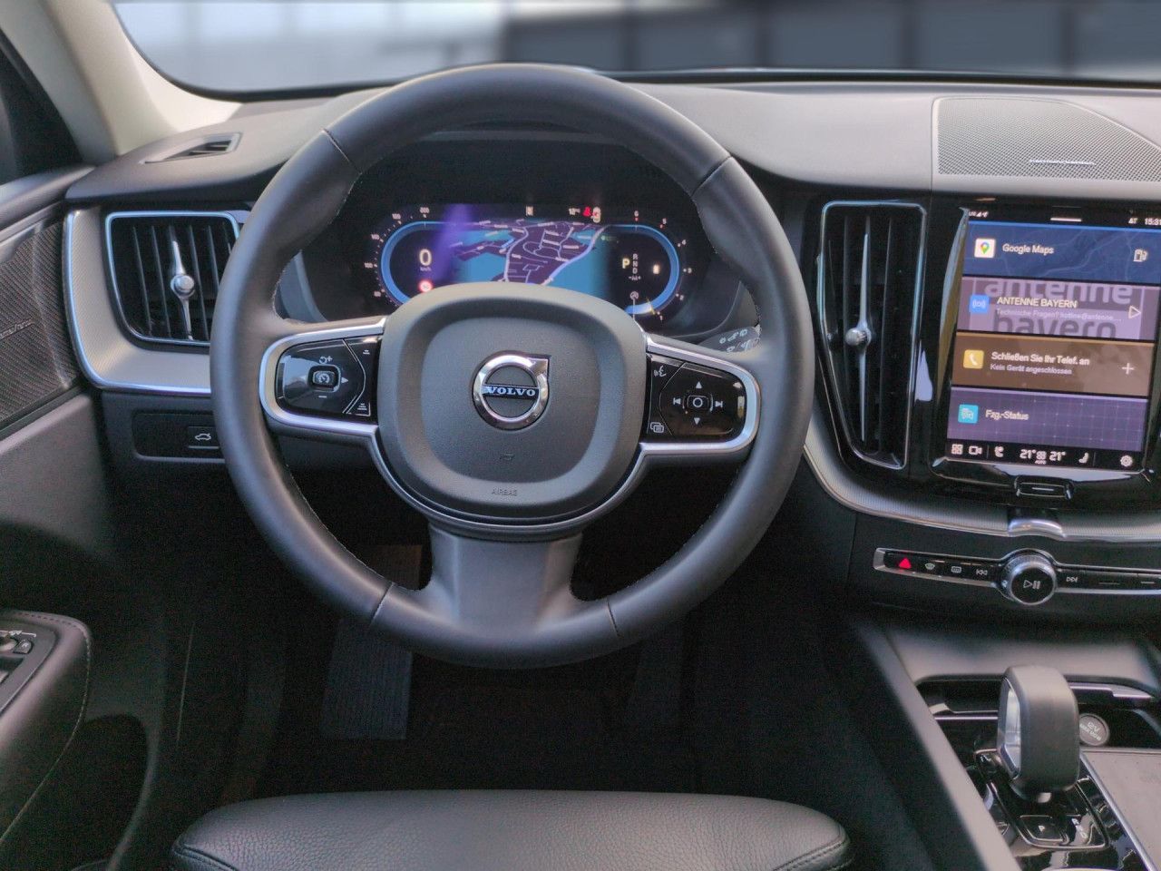 Volvo XC60 B4 (Diesel) Plus Dark 2WD Automatik Navi