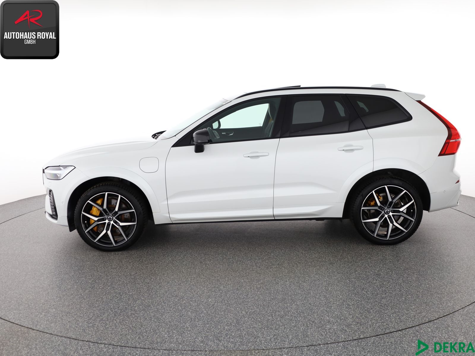 Volvo XC 60 T8 AWD STANDHEIZ,360GRAD,BOWERS+W,KEYLESS